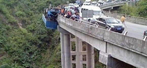 camion-china-accidente.jpg